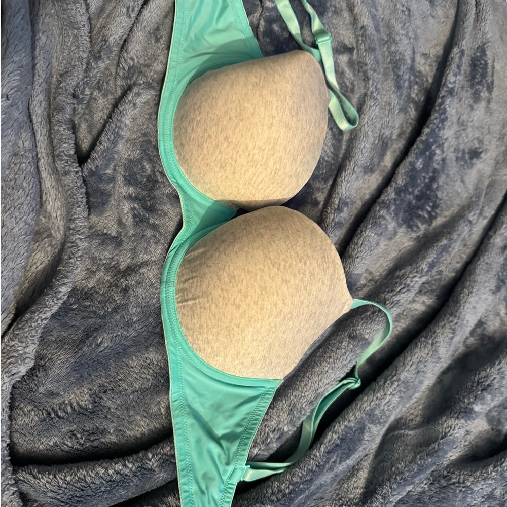 Victoria's Secret Pink and Mint Bra